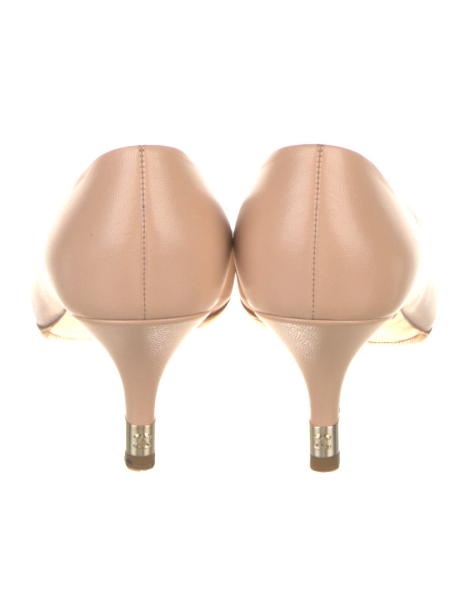 Chanel Interlocking CC Logo Leather Pumps